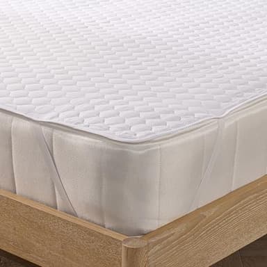 Slumberdown Anti-Allergy Mattress Protector Double Bed - Allergy UK Approved Anti Bacterial Mattress Cover, Soft Touch Quilted Cover - 30cm Deep Elasticated Straps, Machine Washable (135 x 190cm)